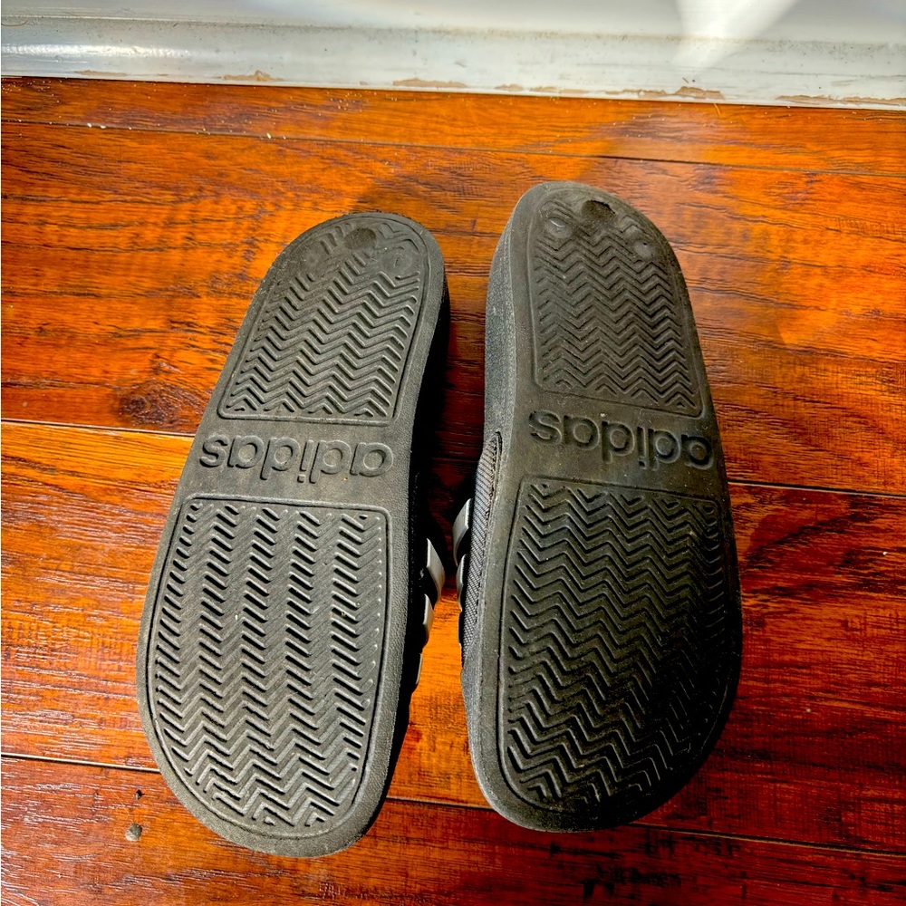 ADIDAS slides - Picture 2 of 3